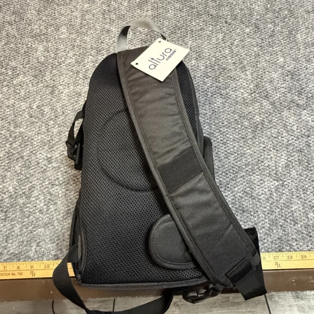 NWT ALTURA Photo Camera Sling Bag Black Crossbody Photographer Backpack Medium
